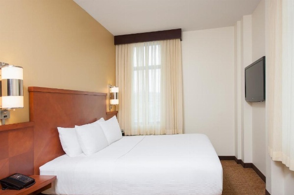 Hyatt Place Des Moines Downtown image 15